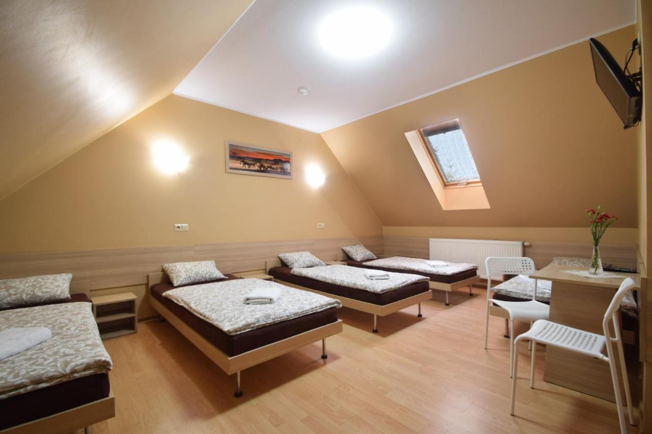 Pensjonat Paskal Czerlejno Bagian luar foto